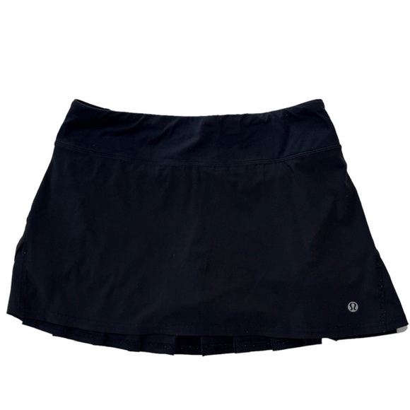 Lululemon Skort Black Built In Shorts Back Pleated Women's Sz 4 - Picture 2 of 4
